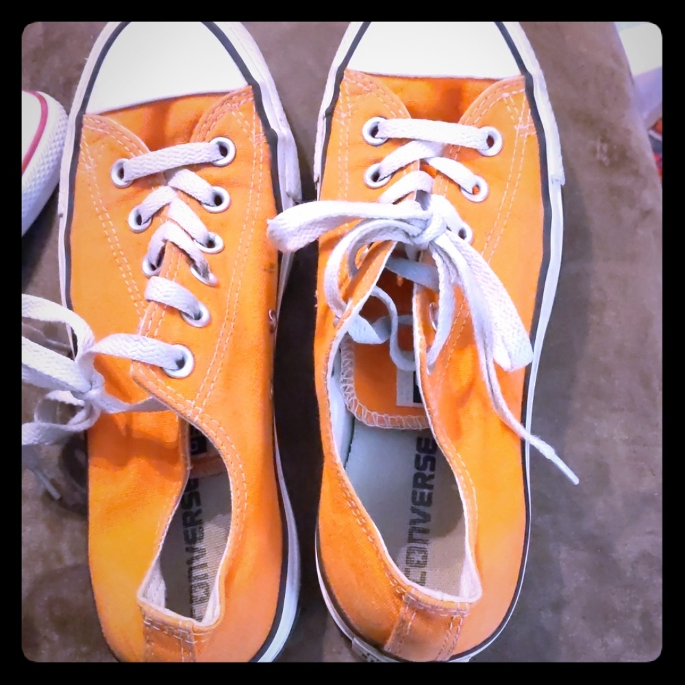 Women's size 9 gently used converse